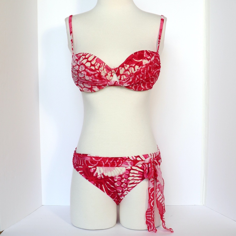 Victoria's Secret bikini in pink/red/white print